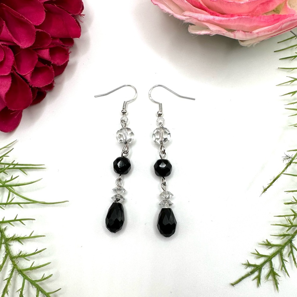 NEW⚜️Silver & Black Crystal Dangly Drop Earrings